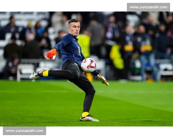 门将神扑定乾坤力挽狂澜守护球门铸就经典瞬间改写比赛命运荣耀时刻